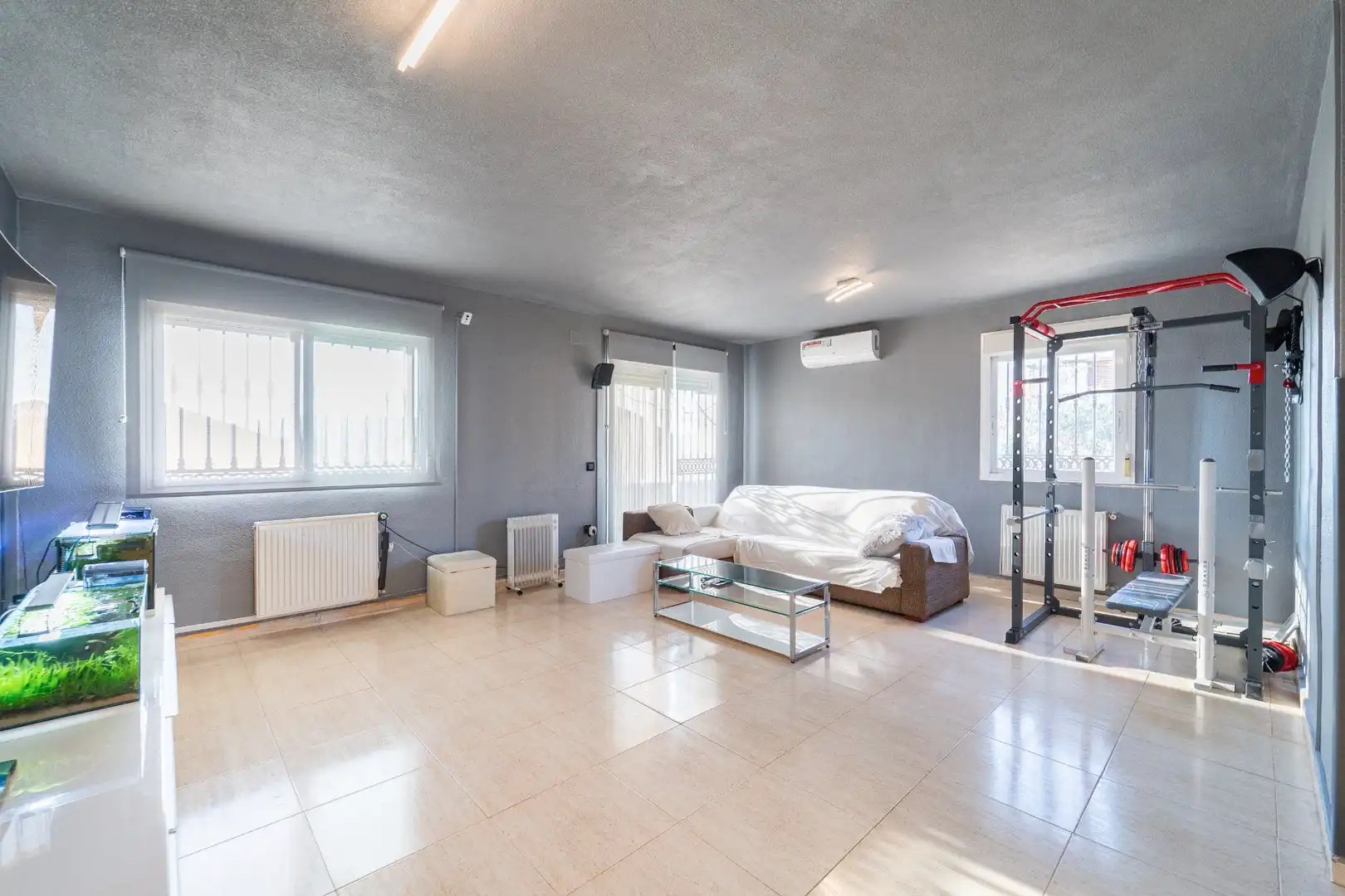 Sala d'estar de Casa adosada en venda en Villanueva de Perales amb Aire condicionat, Calefacció i Jardí privat