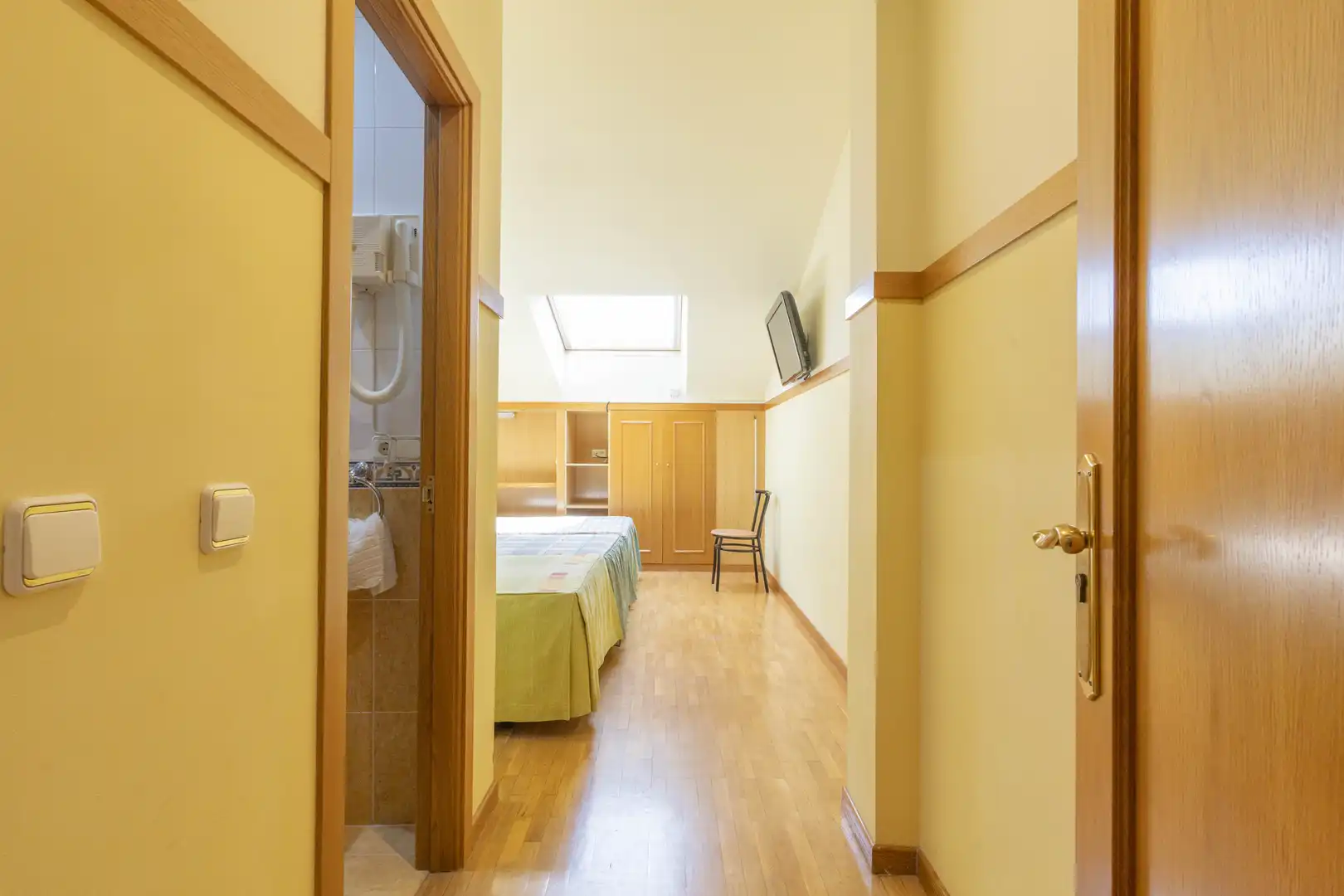 Habitación de Edificio en venta en Cavia