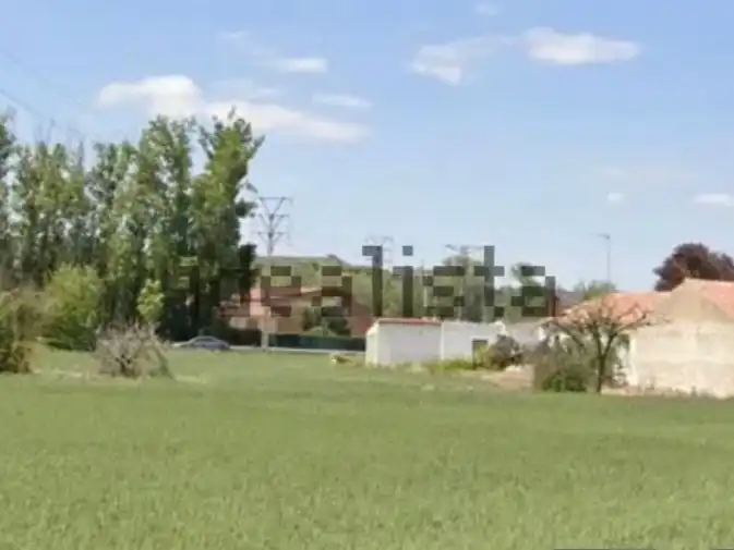 Casa amb jardí en venda a Carretera villamuriel 2, imagen 3