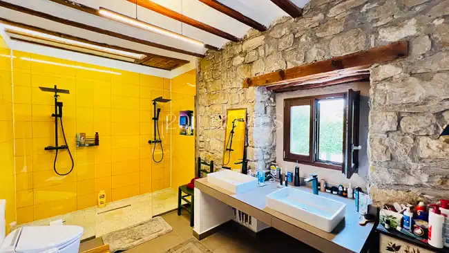 Baño de Finca rústica en venta en Úbeda con Jardín privado, Terraza y Piscina