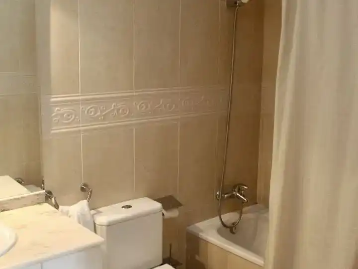 Baño de Piso en venta en Molins de Rei con Aire acondicionado, Trastero y Balcón