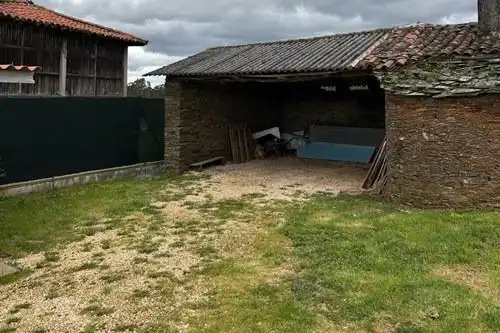 Country house zum Verkauf in Touro mit Privatgarten und Terrasse
