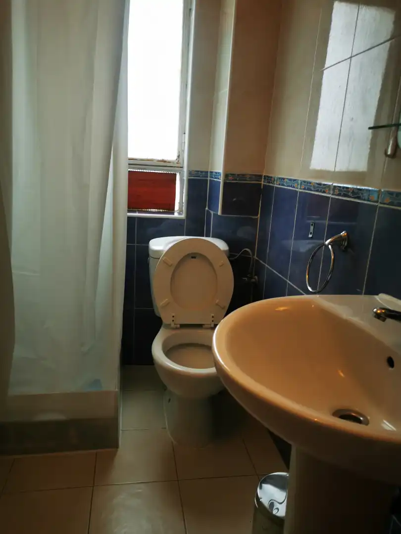 Bathroom of Flat for rent in Salamanca  with Heating, Furnished and Washing machine