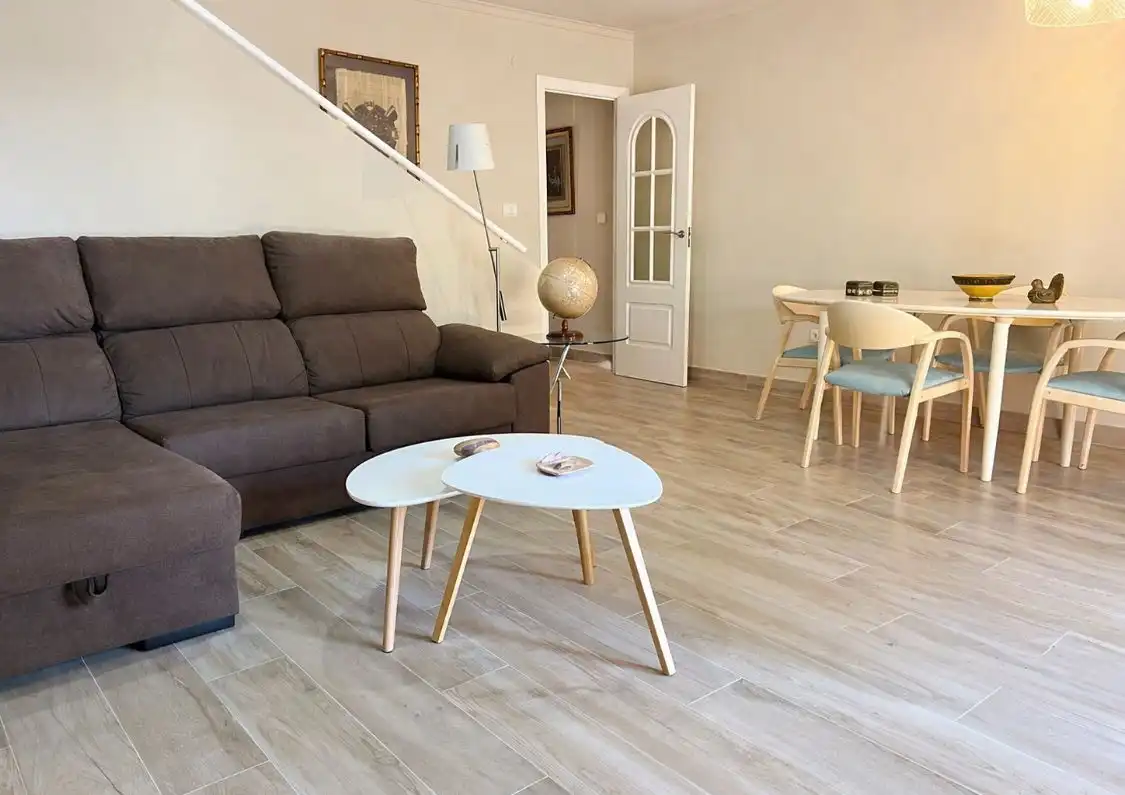 Sala d'estar de Casa o xalet en venda en Sant Joan d'Alacant amb Aire condicionat, Calefacció i Jardí privat
