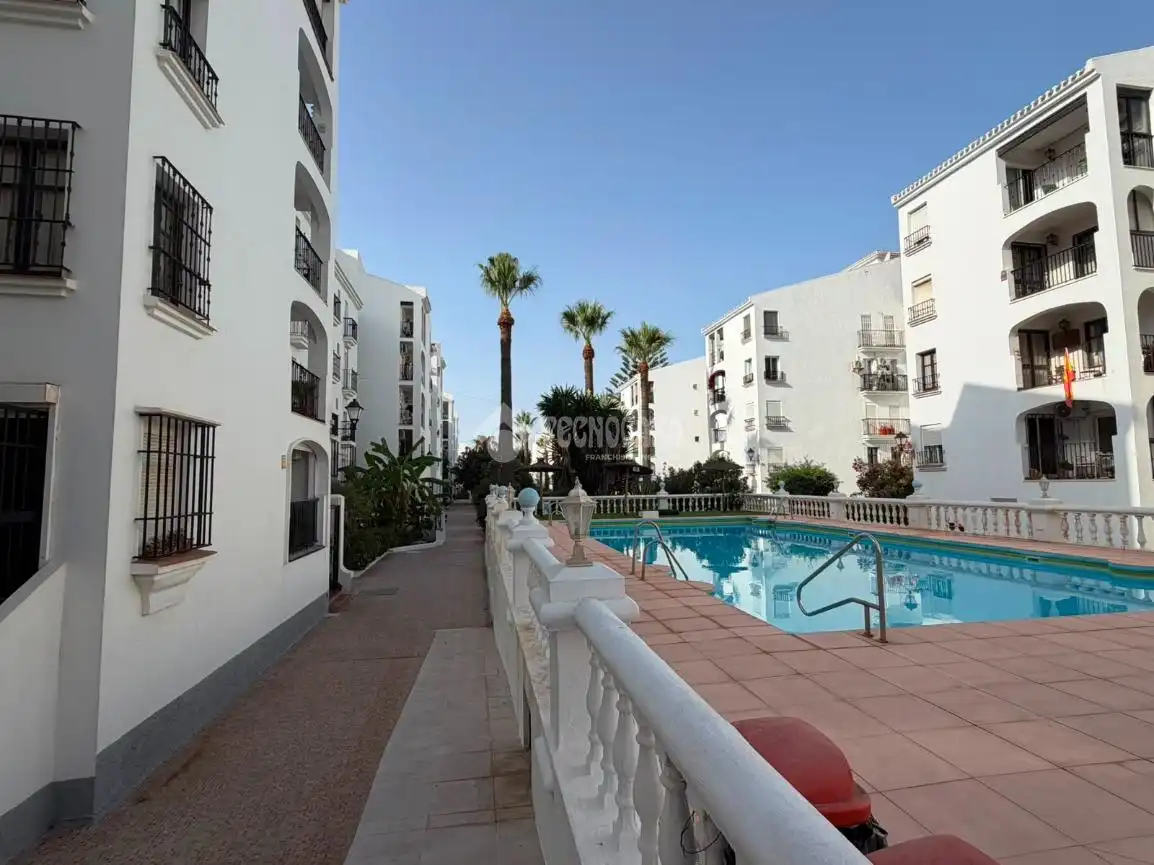 Außenansicht von Wohnung zum Verkauf in Manilva mit Parkett und Gemeinschaftspool