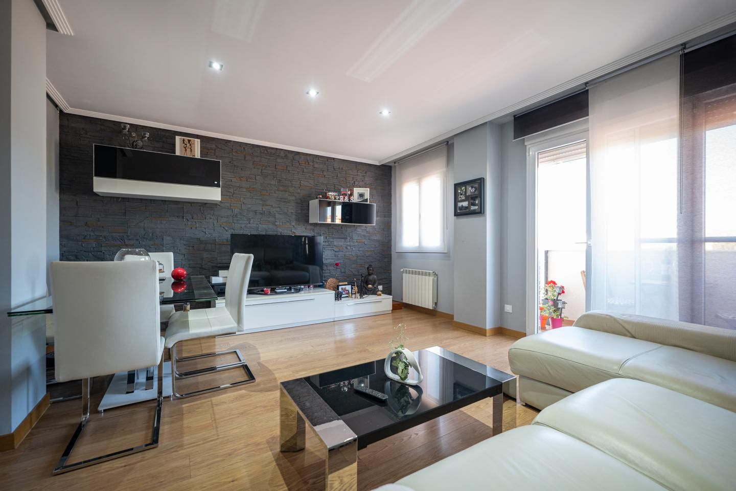 Sala d'estar de Pis en venda en Ávila Capital amb Calefacció, Terrassa i Traster