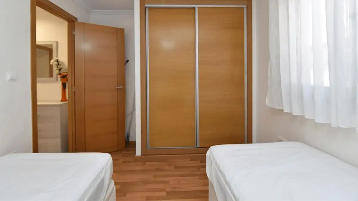 Dormitori de Casa o xalet en venda en Daya Vieja amb Aire condicionat, Jardí privat i Terrassa