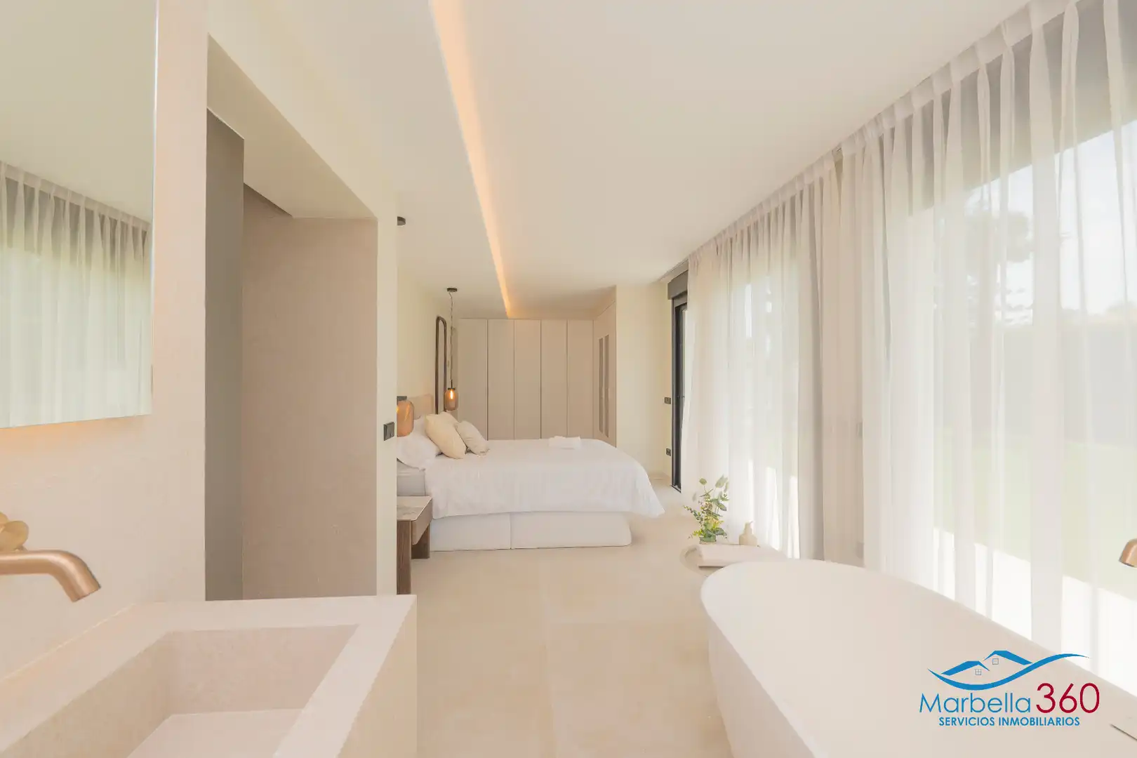 Habitación de Casa o chalet en venta en Estepona con Aire acondicionado, Calefacción y Jardín privado