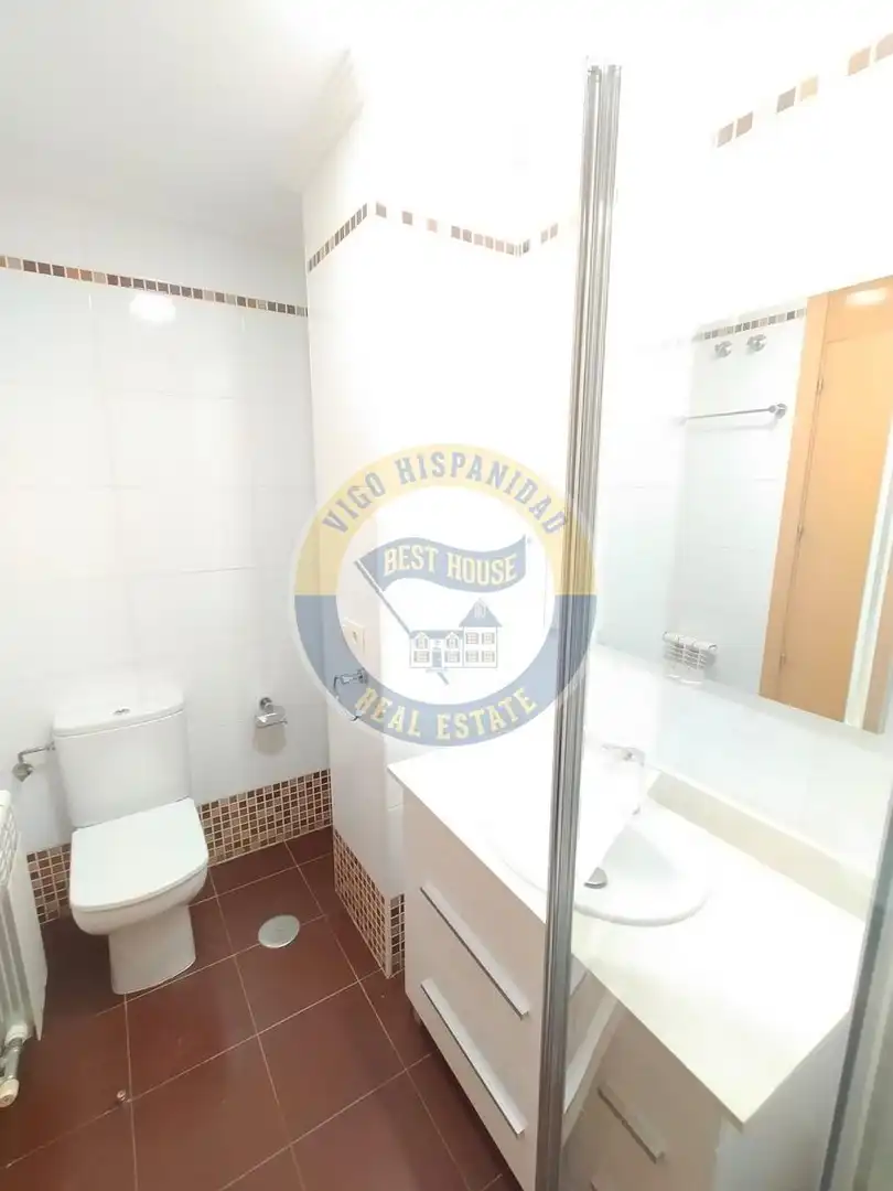 Bathroom of Flat for sale in Vigo   with Heating and Storage room