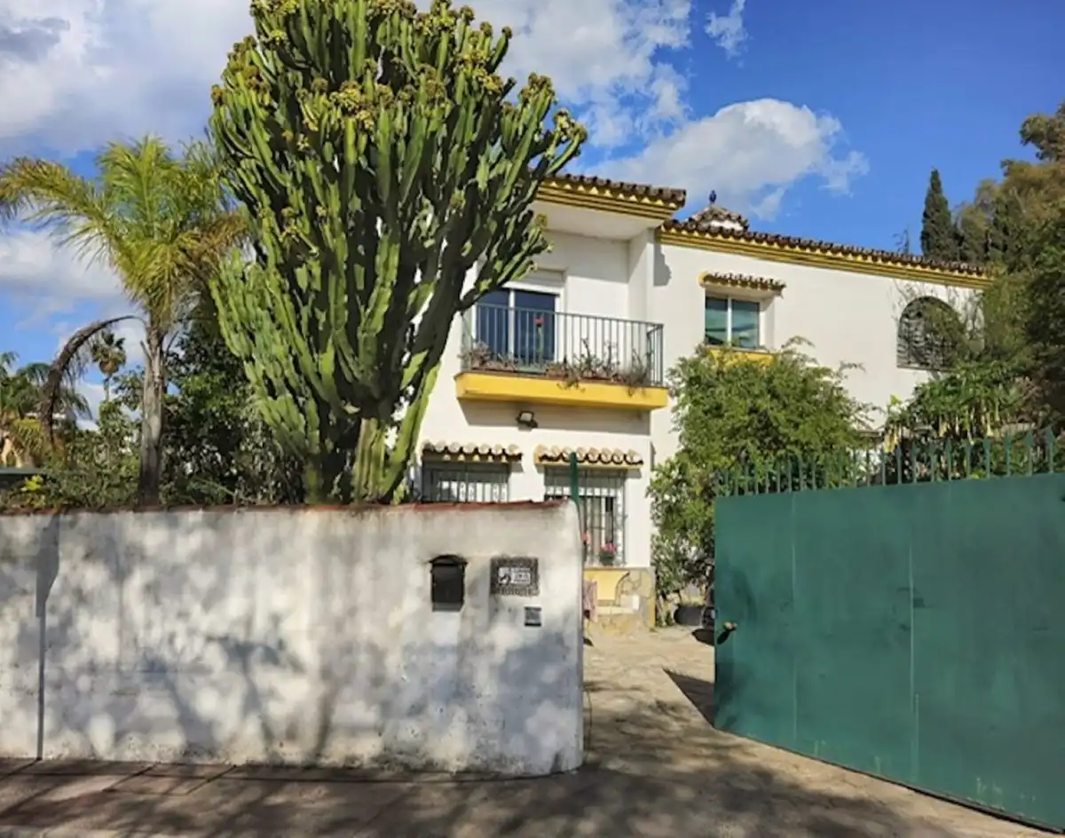 Vista exterior de Casa o chalet en venta en Marbella con Aire acondicionado, Jardín privado y Terraza