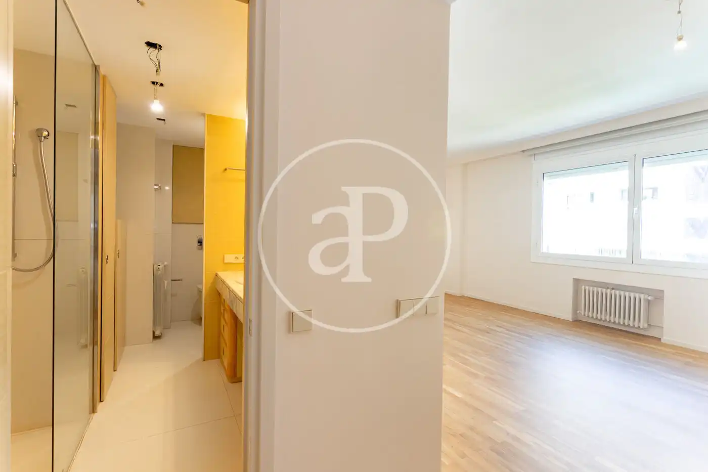 Flat for rent in Barcelona  with Air Conditioner, Heating and Private garden