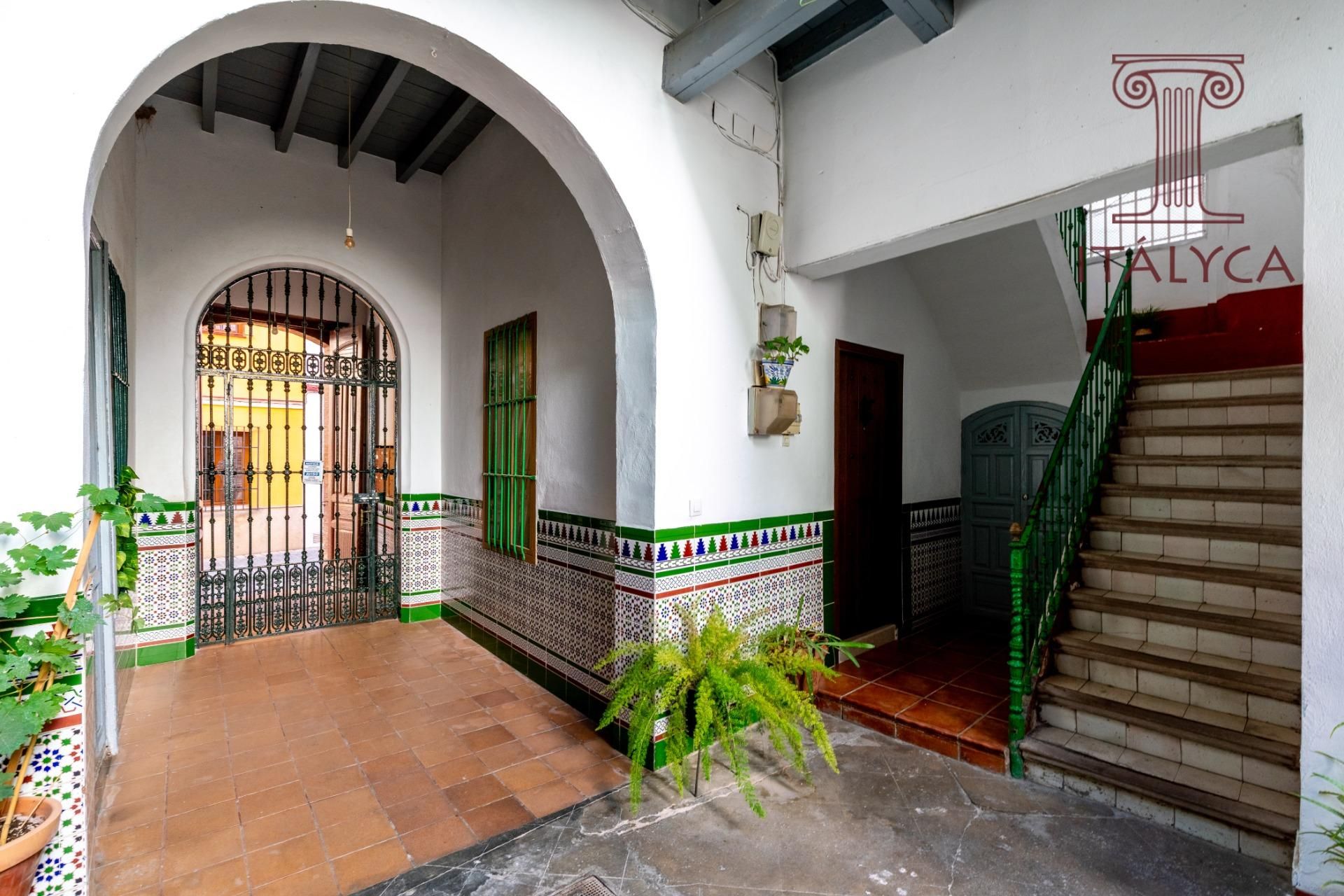 Flat for sale in  Sevilla Capital  with Air Conditioner
