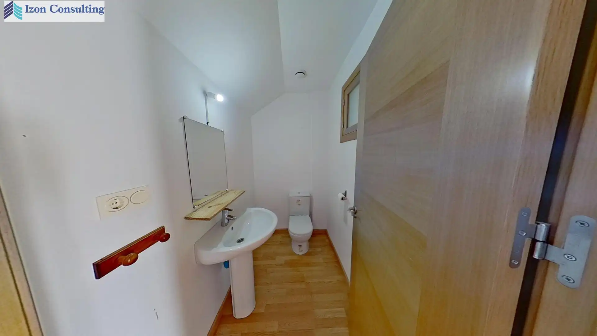 Bathroom of Detached homes for sale in La Gineta  with Air Conditioner, Heating and Parquet flooring