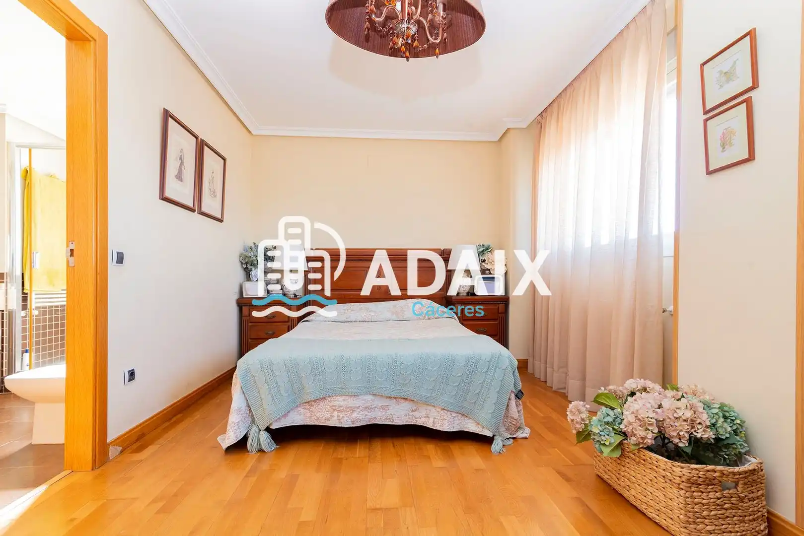 Habitación de Ático en venta en Cáceres con Aire acondicionado, Calefacción y Terraza