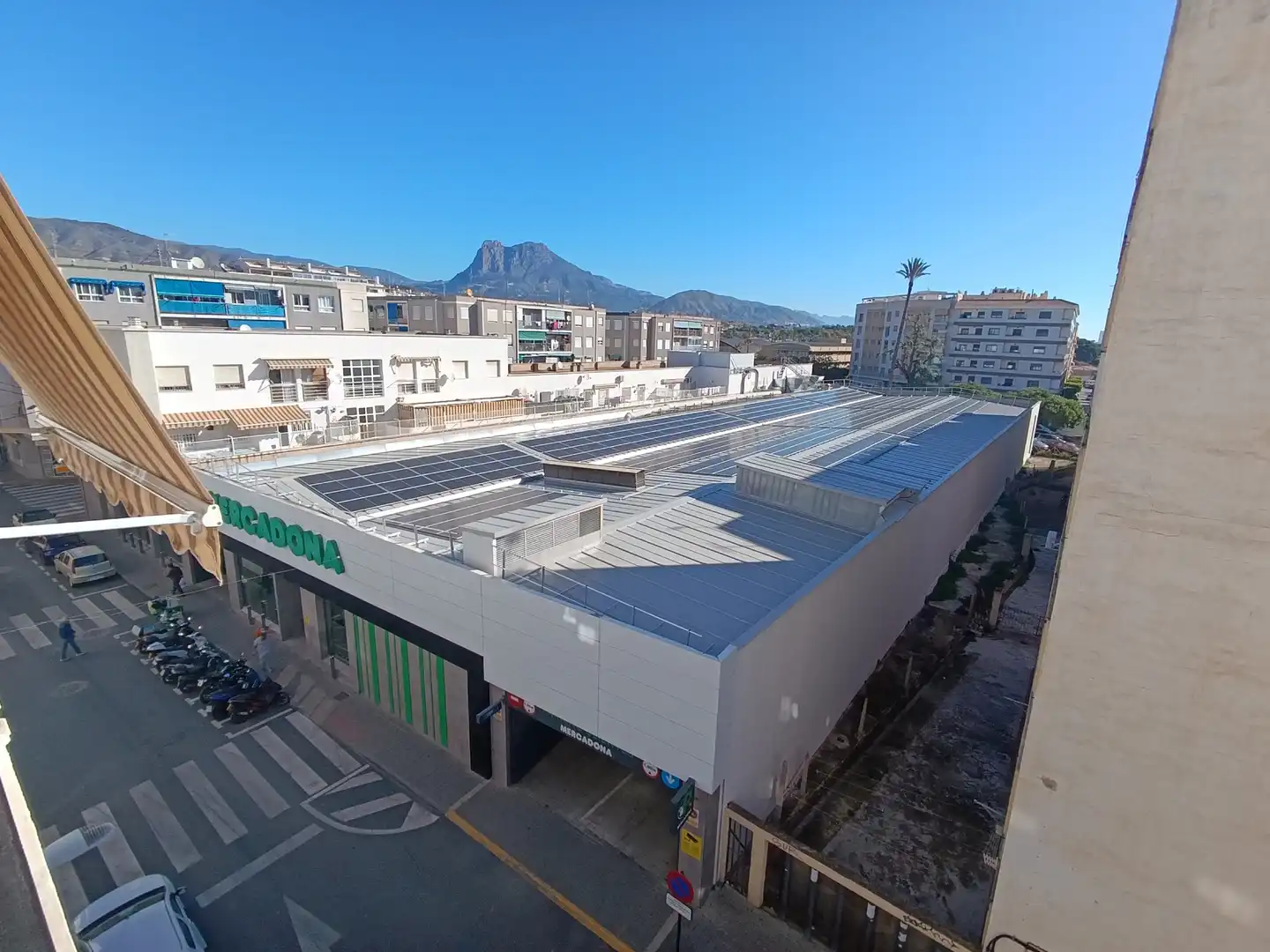 Vista exterior de Pis en venda en Villajoyosa / La Vila Joiosa amb Moblat i Balcó