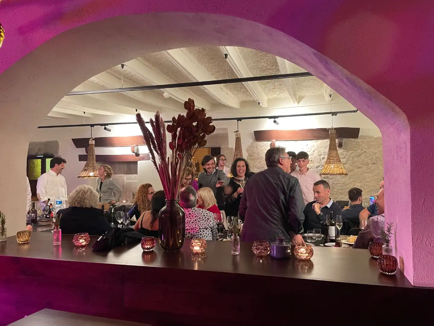 Local en traspas en Orís amb Calefacció, Terrassa i Moblat