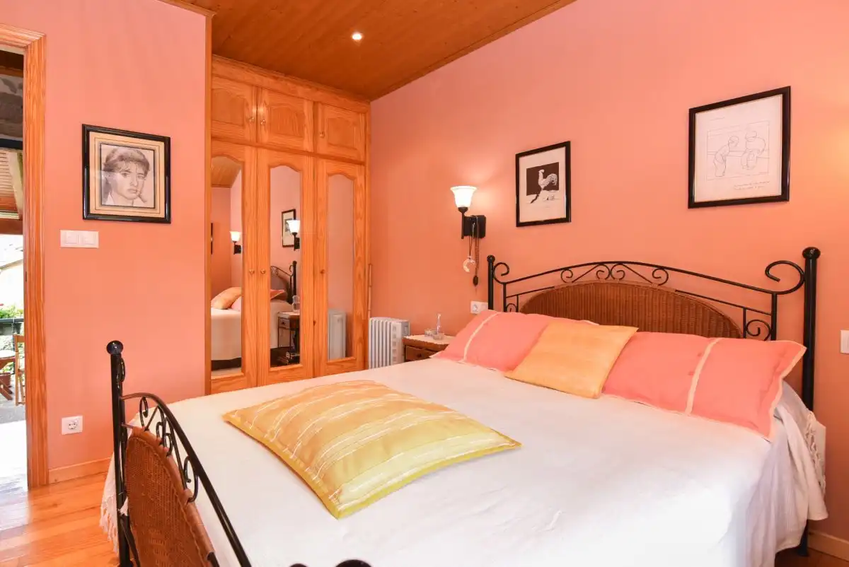 Dormitori de Casa o xalet en venda en Mondariz amb Jardí privat, Terrassa i Traster