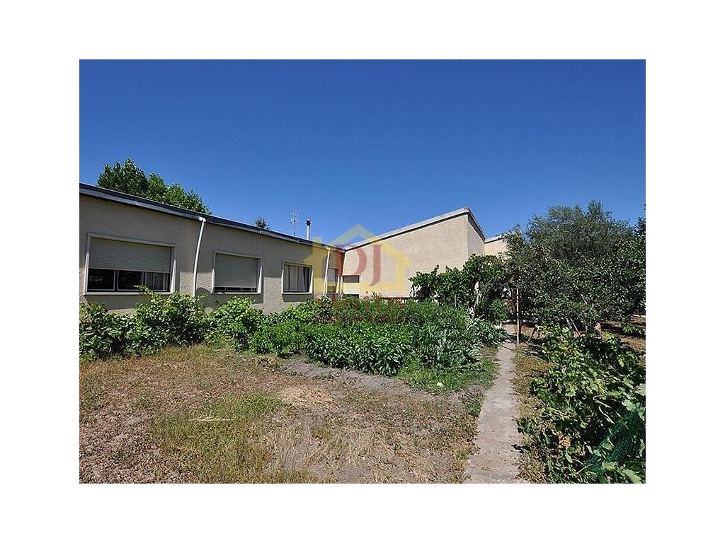 Casa o xalet en venda en Santa Marta de Tormes amb Jardí privat, Terrassa i Piscina