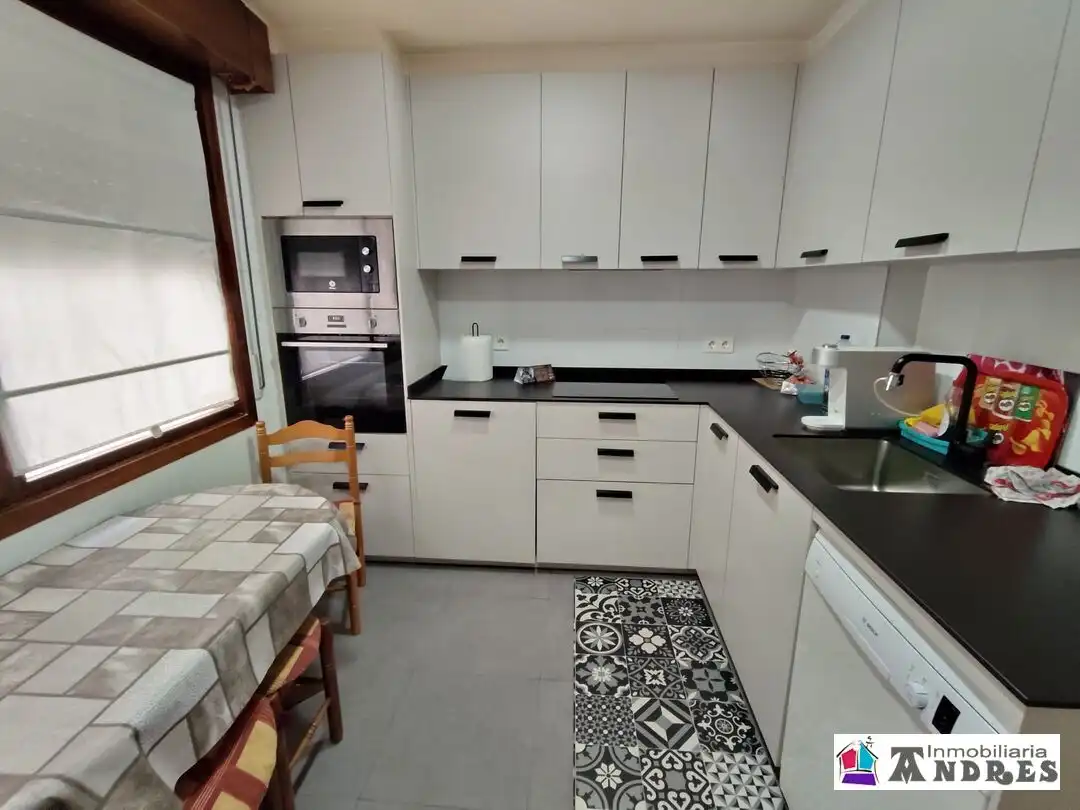 Cocina de Piso en venta en Bermeo con Calefacción, Terraza y Trastero