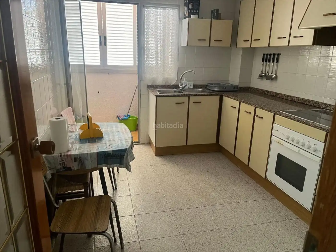 Apartament amb ascensor de lloguer a Carrer Amparo Belda 2, imagen 2