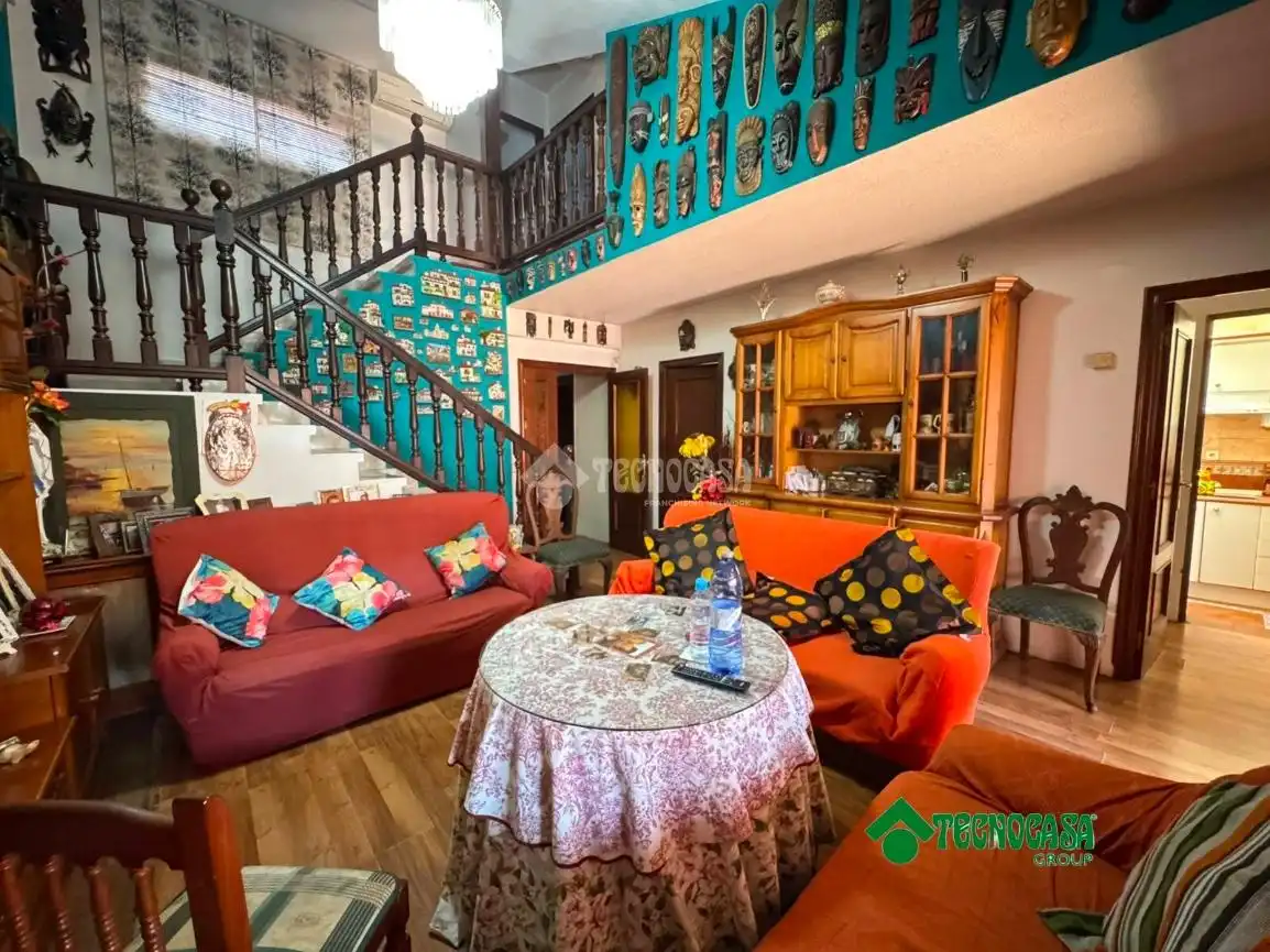 Sala d'estar de Casa adosada en venda en Gerindote amb Aire condicionat, Calefacció i Jardí privat