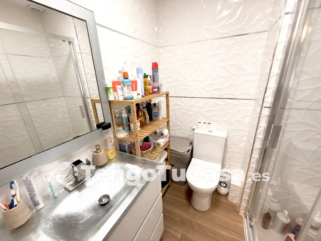 Badezimmer von Wohnung zum Verkauf in Madrid mit Klimaanlage, Heizung und Möbliert