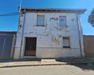 Vista exterior de Casa adosada en venda en Sahagún