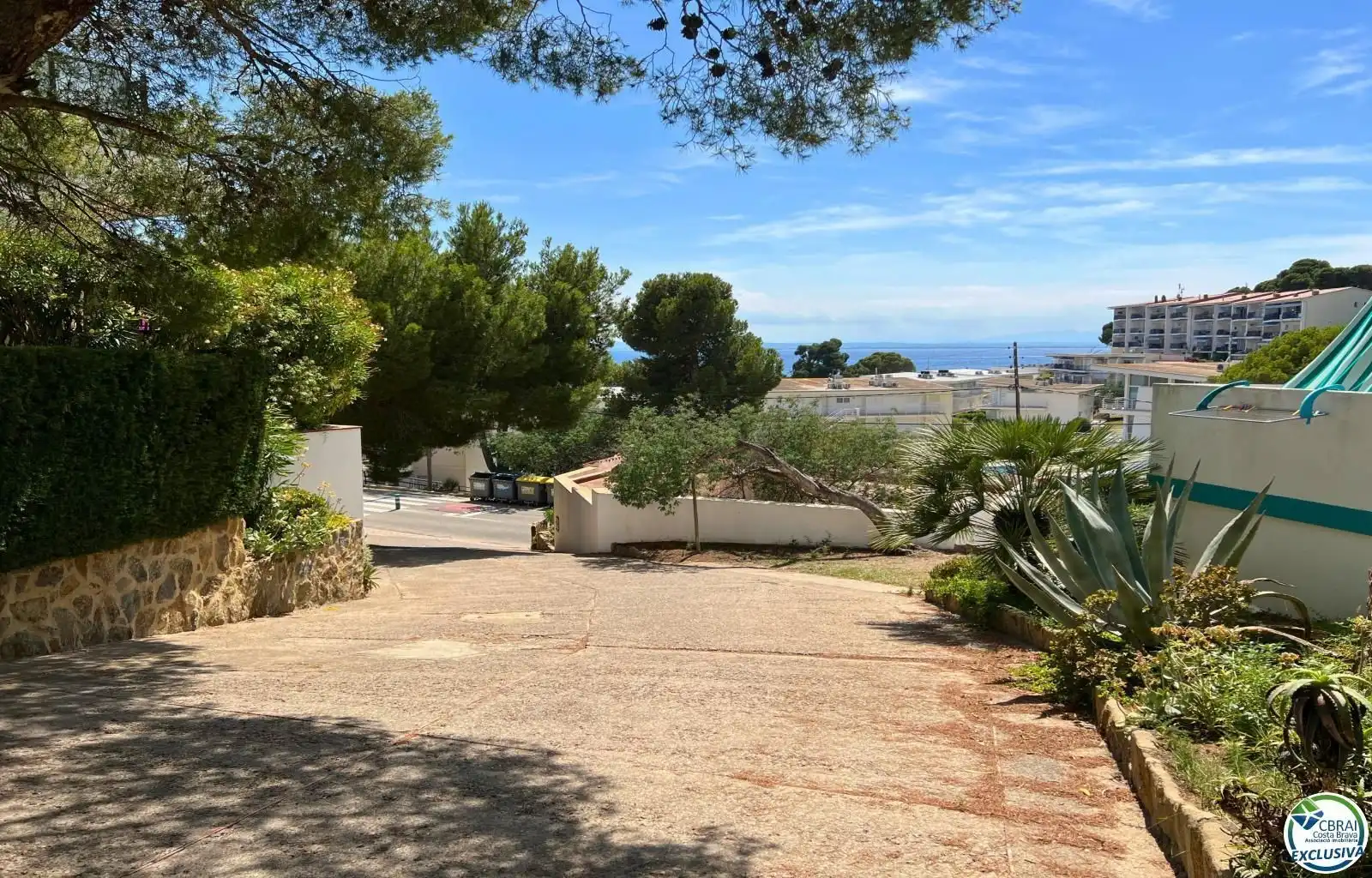 Vista exterior de Apartament en venda en Roses amb Terrassa, Traster i Moblat