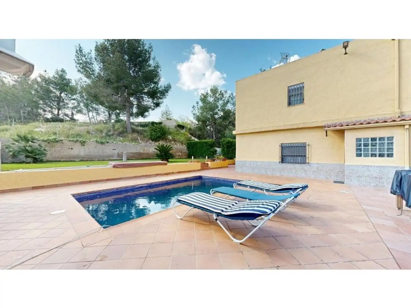 Piscina de Casa o xalet en venda en Riba-roja de Túria amb Aire condicionat, Calefacció i Jardí privat