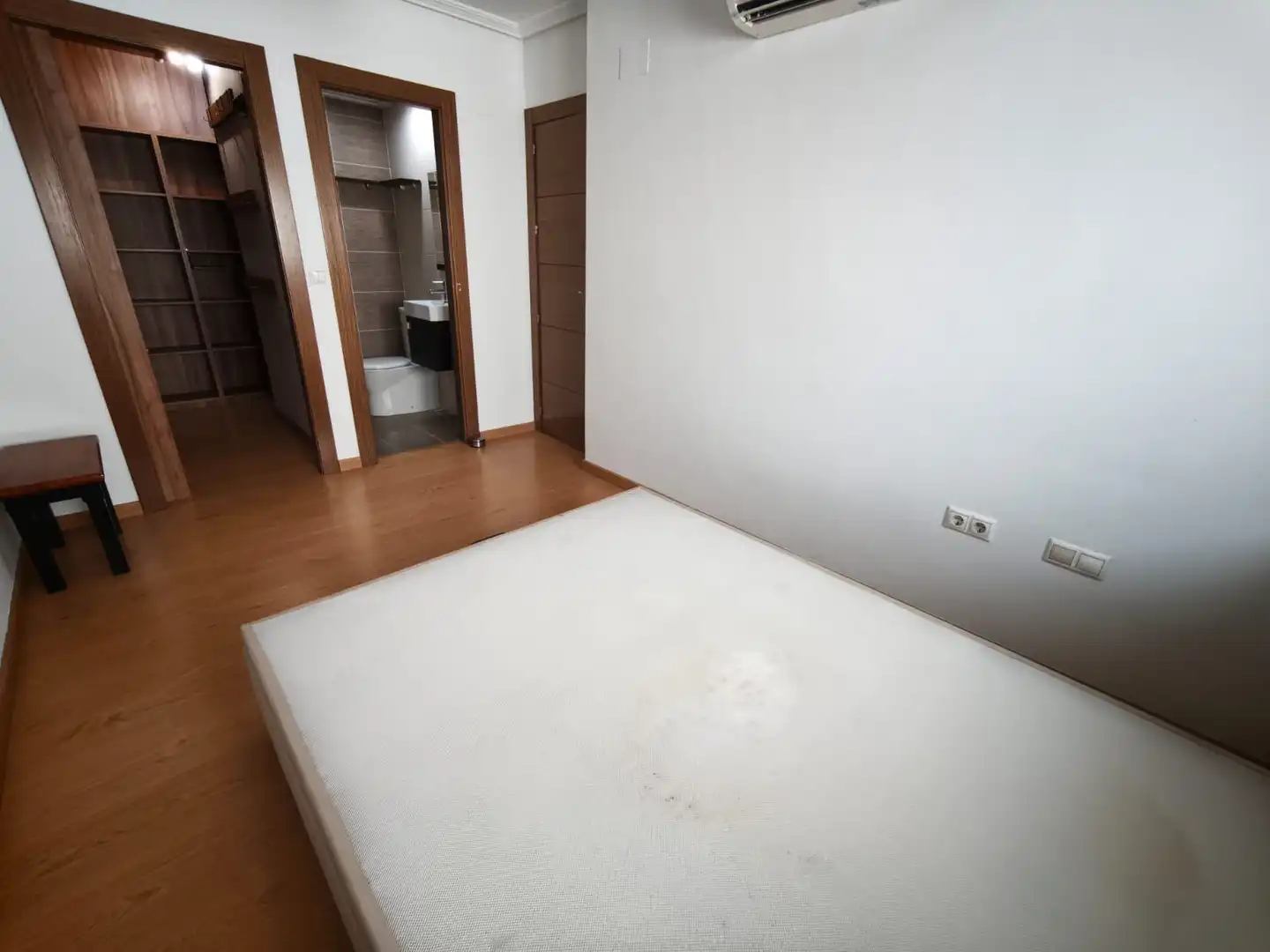 Habitación de Ático en venta en Albacete con Aire acondicionado, Calefacción y Parquet