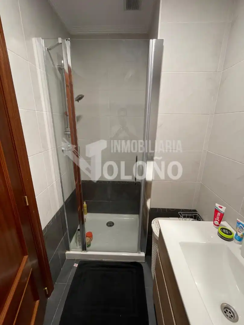 Bany de Apartament en venda en Casalarreina amb Calefacció, Parquet i Moblat