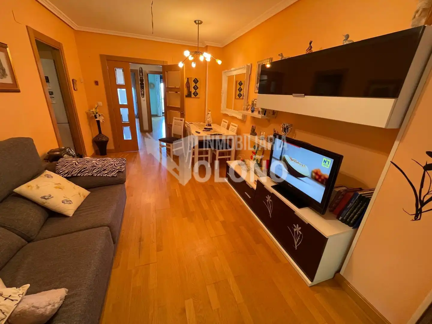 Sala de estar de Apartamento en venta en Castañares de Rioja con Calefacción, Parquet y Terraza
