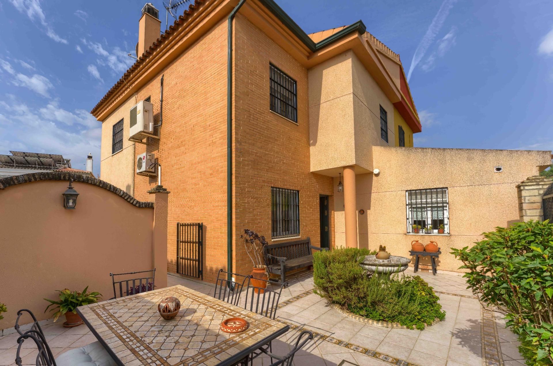 Terrace of House or chalet for sale in Gelves