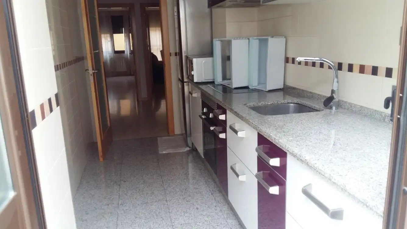 Cuina de Apartament de lloguer en Badajoz amb Aire condicionat, Calefacció i Moblat