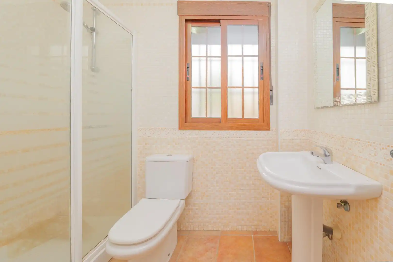 Bathroom of Houses for sale in Málaga  with Air Conditioner, Private garden and Swimming Pool