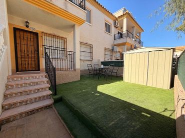 Rez-de-chaussée avec piscine à vendre à Orihuela Costa