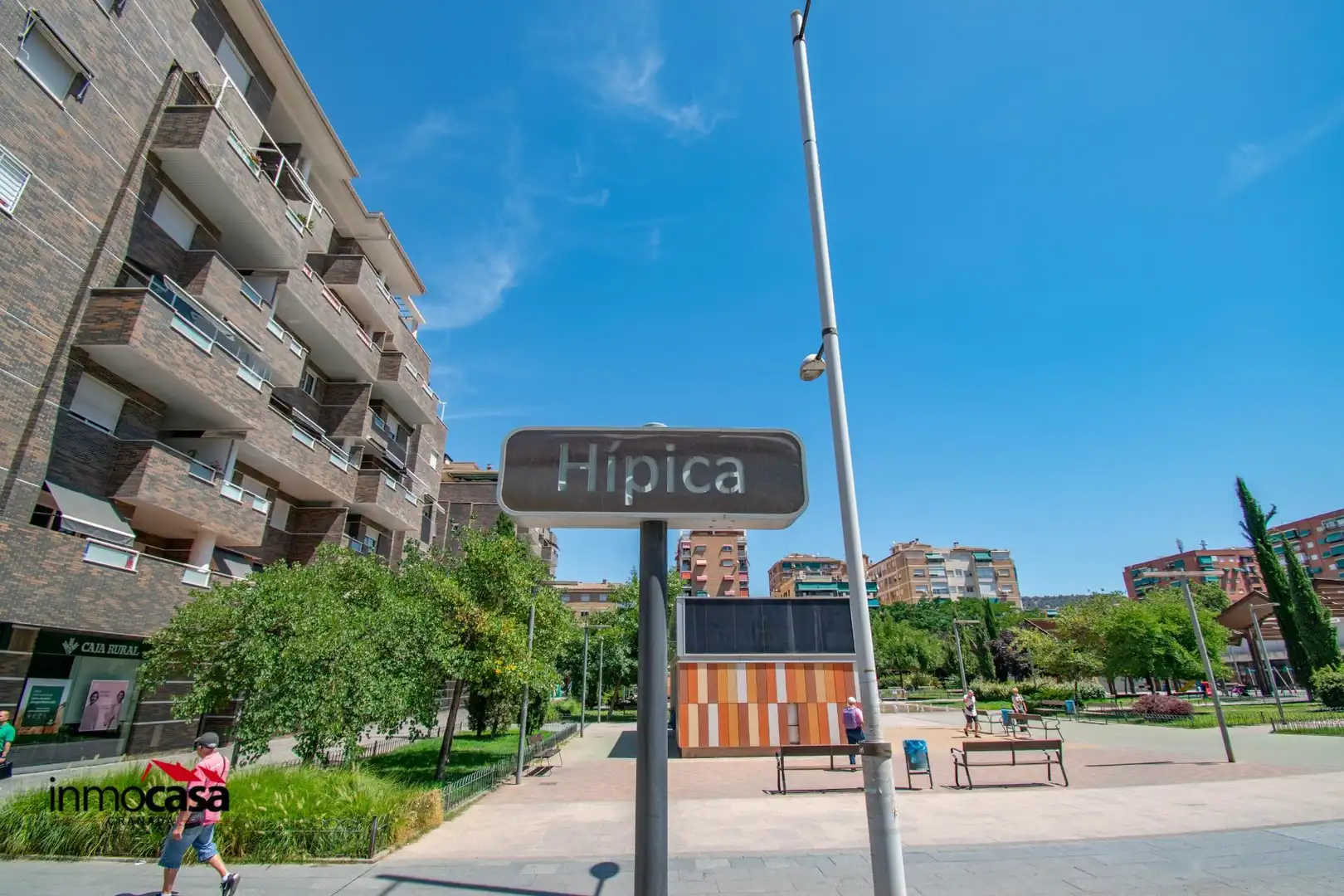 Vista exterior de Pis en venda en Granada amb Jardí privat i Balcó