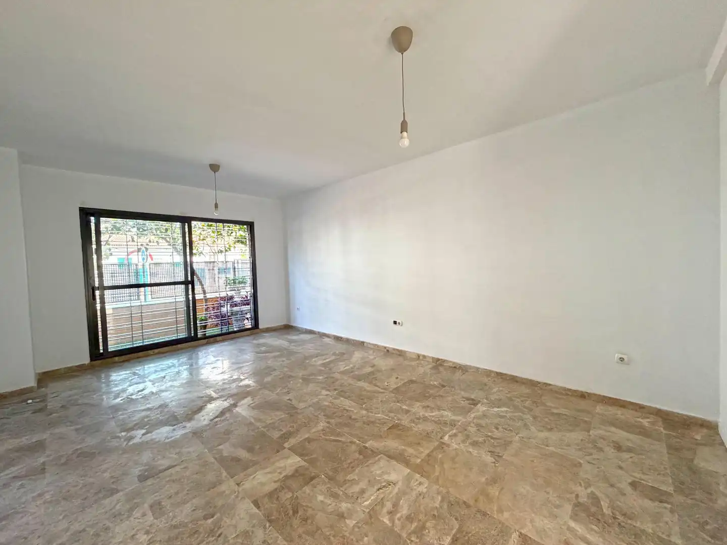 Casa adosada en venda en Mairena del Aljarafe amb Aire condicionat, Calefacció i Traster