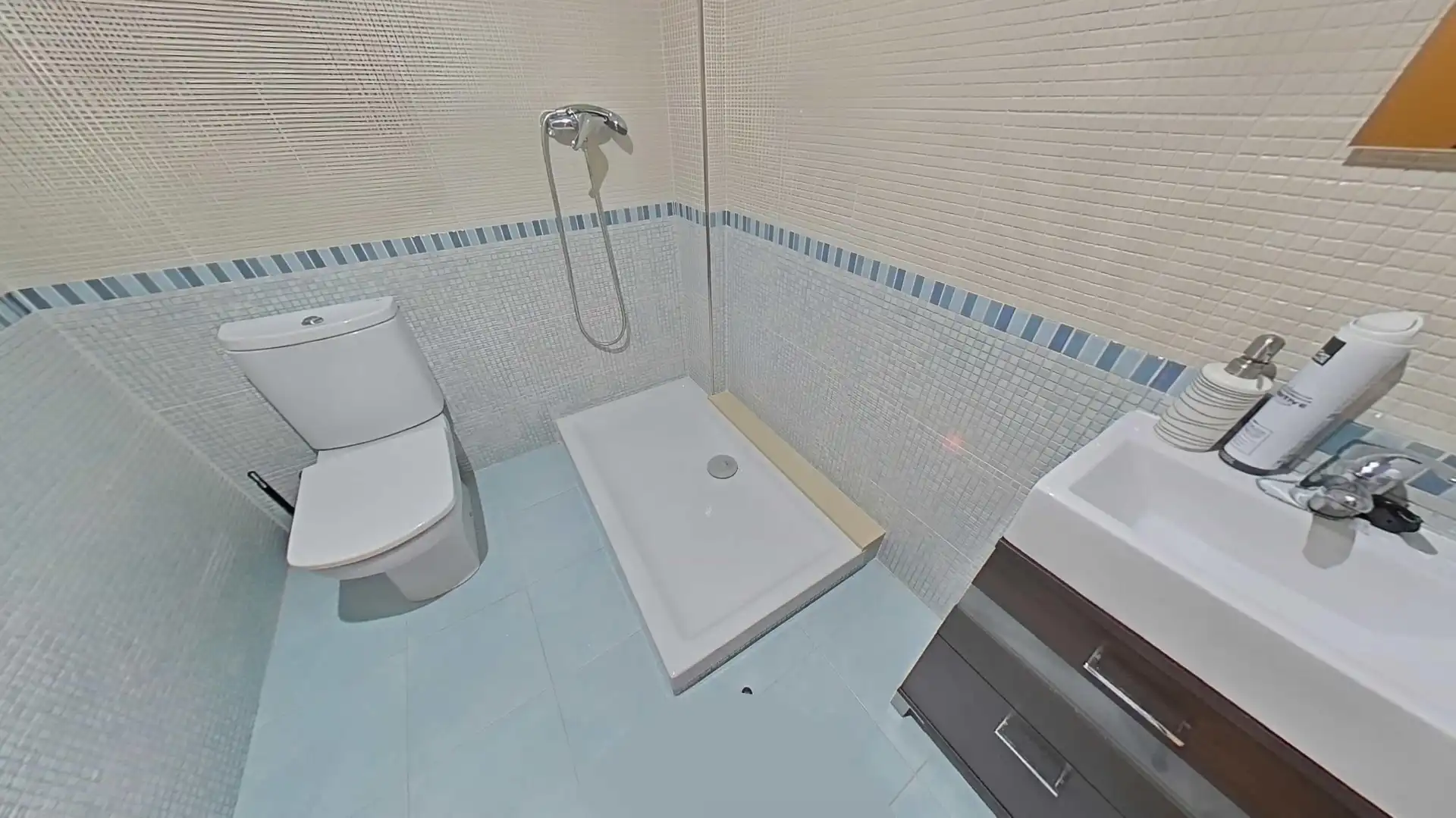 Baño de Dúplex en venta en El Pla del Penedès con Aire acondicionado, Calefacción y Piscina