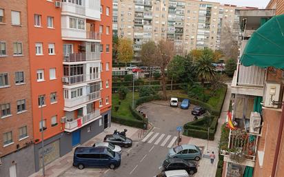 Vista exterior de Pis en venda en Alcorcón amb Calefacció, Terrassa i Moblat