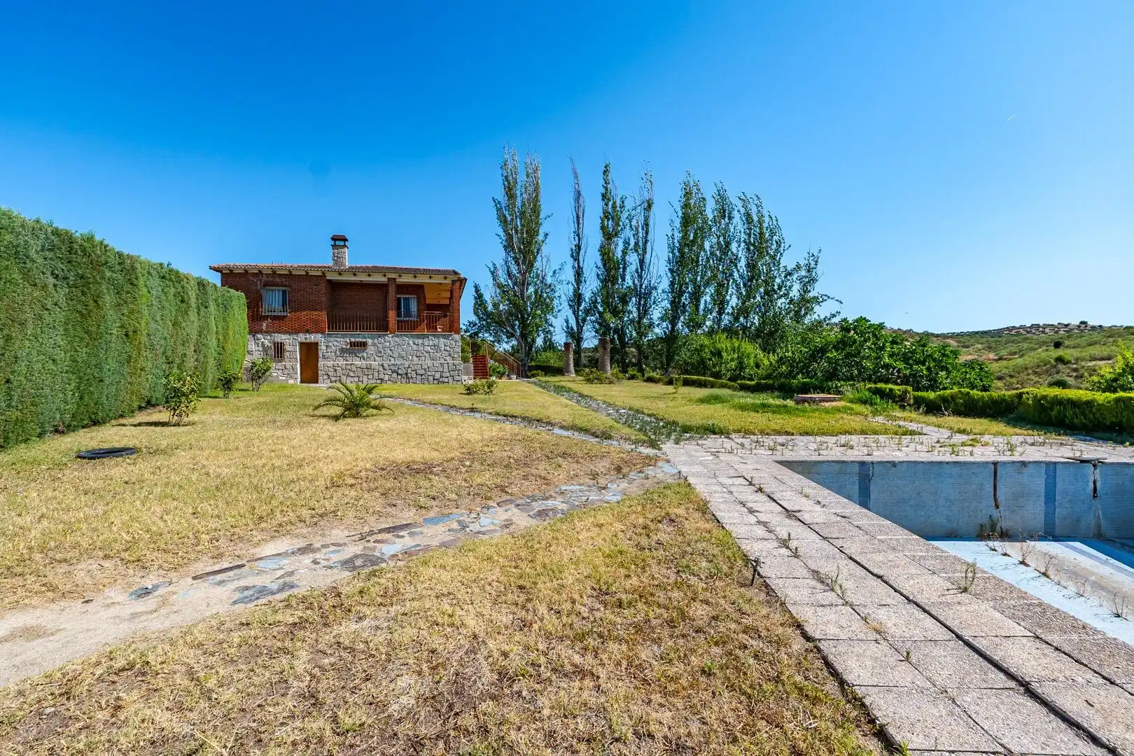 Vista exterior de Casa o chalet en venta en Mesegar de Tajo con Piscina y Amueblado