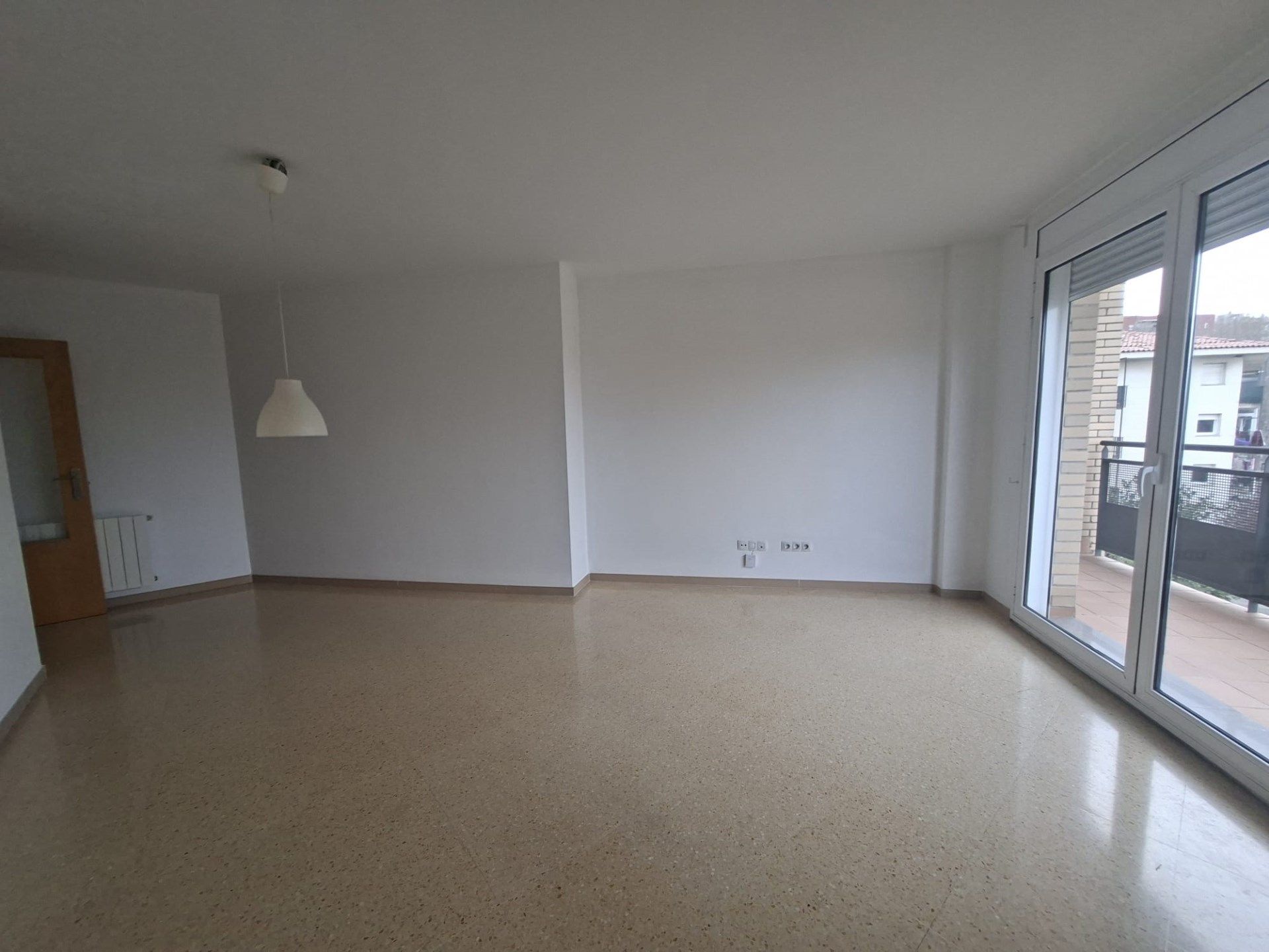 Living room of Flat for sale in Figueres  with Air Conditioner, Heating and Terrace