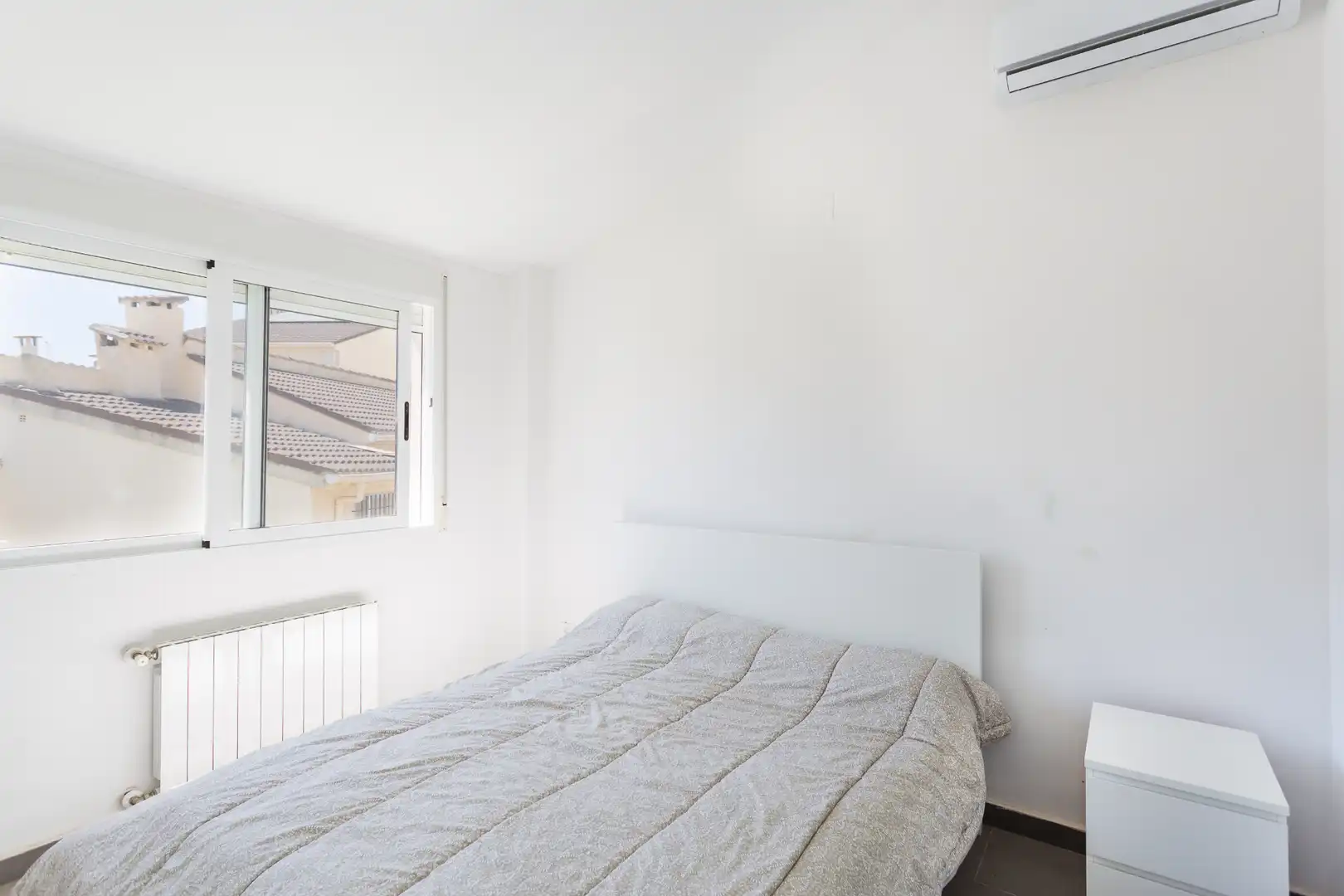 Bedroom of Houses for sale in San Antonio de Benagéber  with Air Conditioner, Heating and Private garden