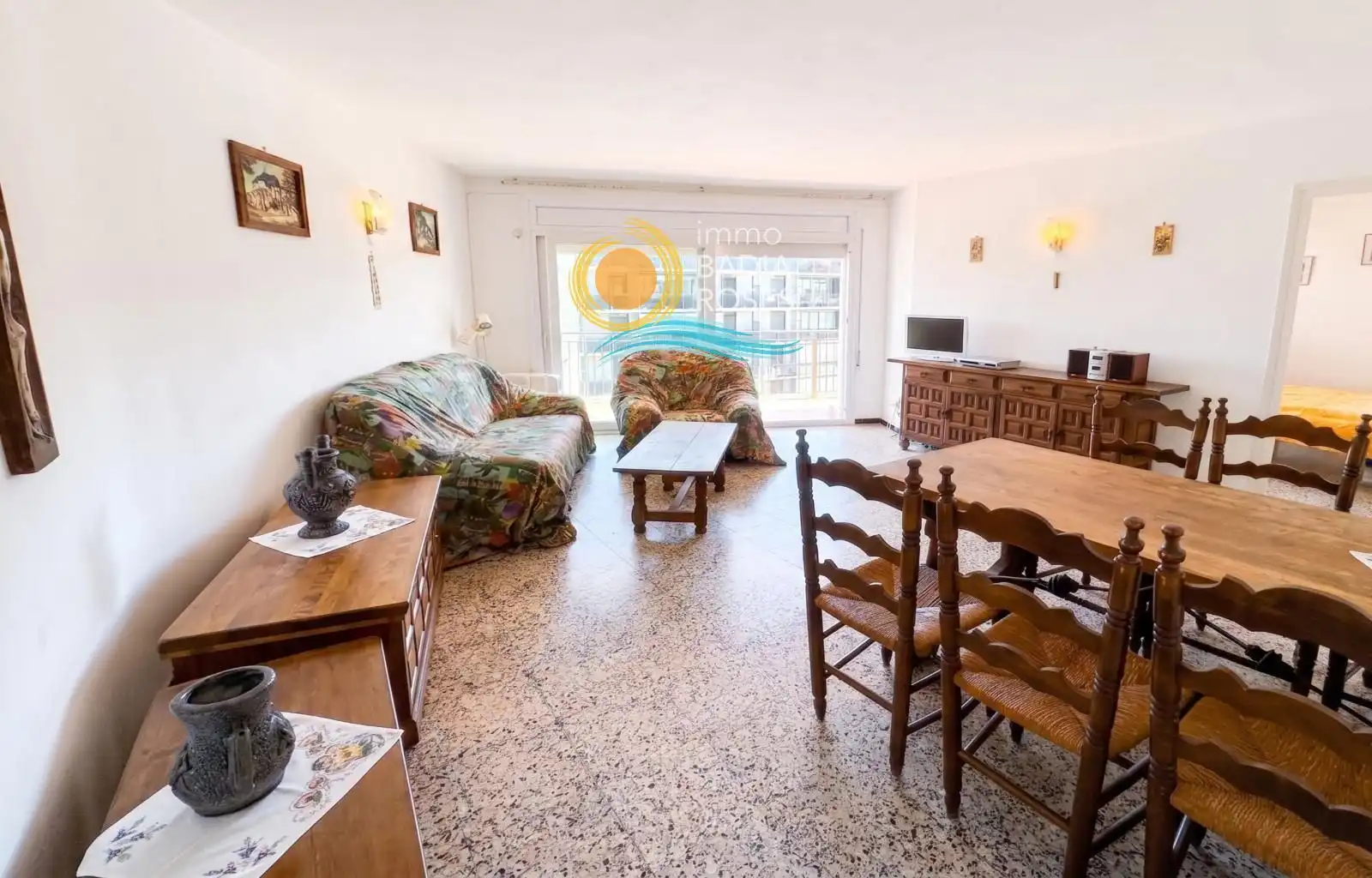 Sala d'estar de Pis en venda en Roses amb Calefacció, Terrassa i Moblat