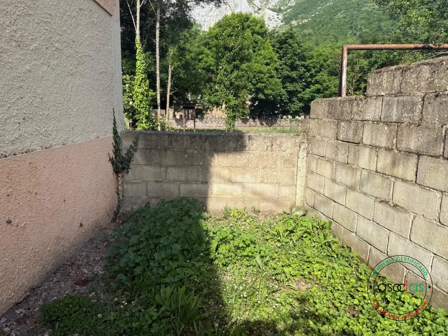 Local en venta en Teverga con Amueblado