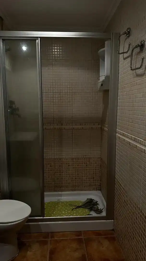 Bathroom of Flat for rent in Vigo   with Storage room and Furnished