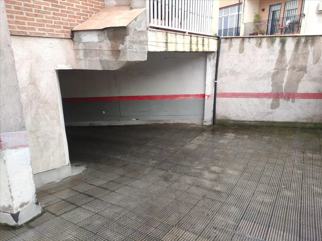 Aparcament amb ascensor en venda a Alamillo