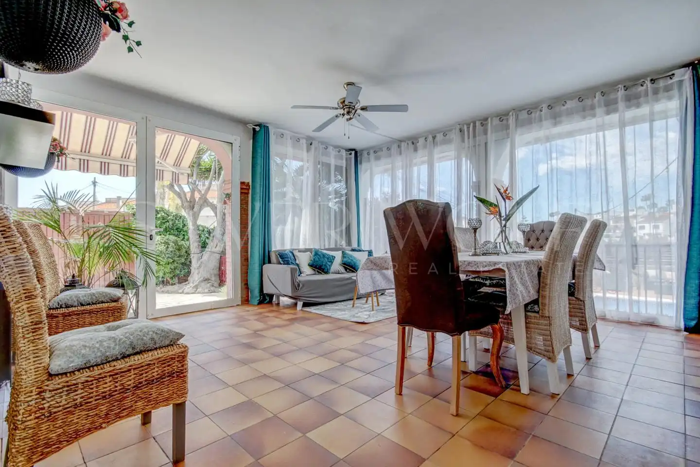 Wohnzimmer von Haus oder Chalet zum Verkauf in Cunit mit Klimaanlage, Heizung und Privatgarten