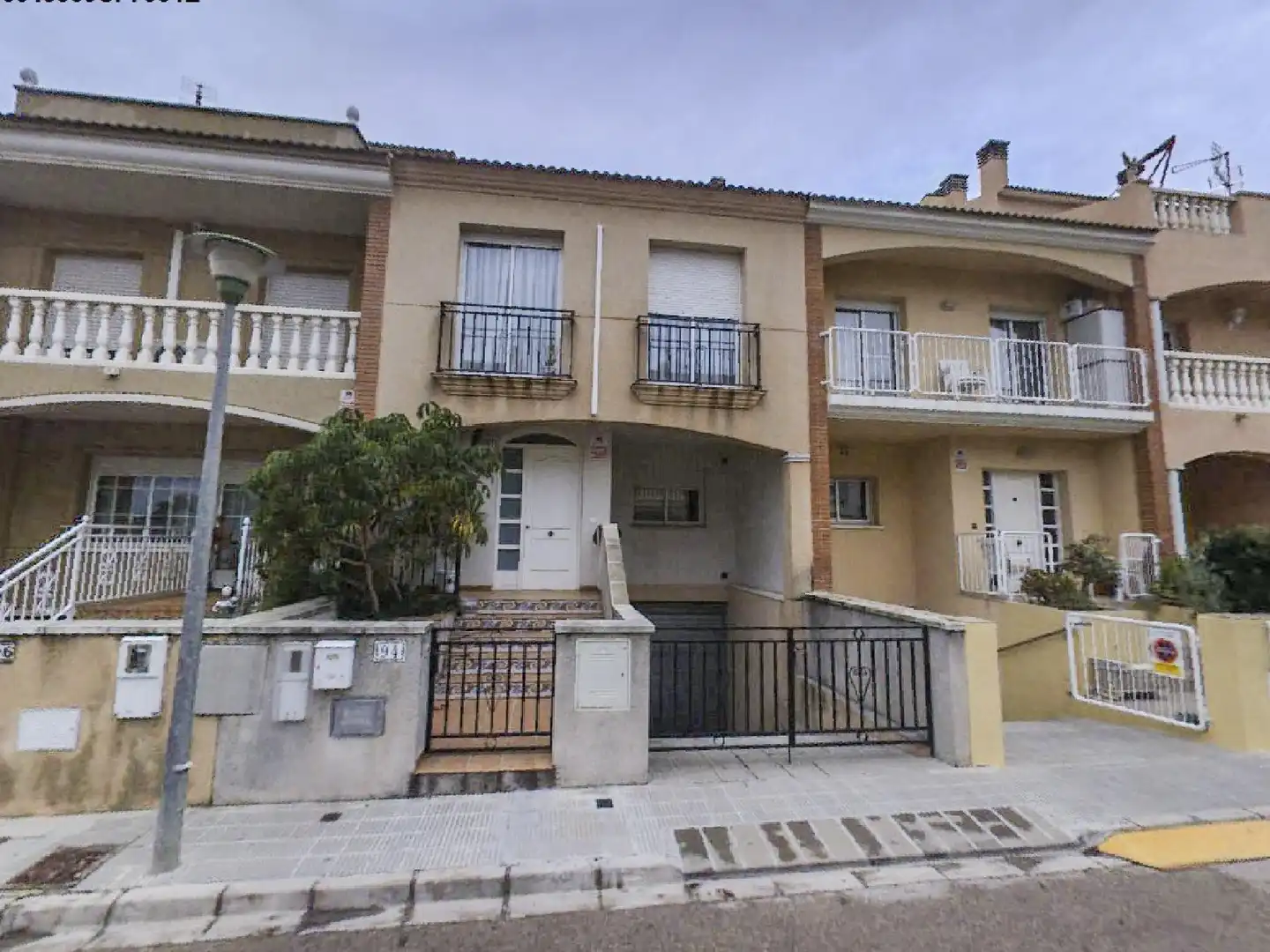Exterior view of Houses for sale in El Vendrell  with Private garden