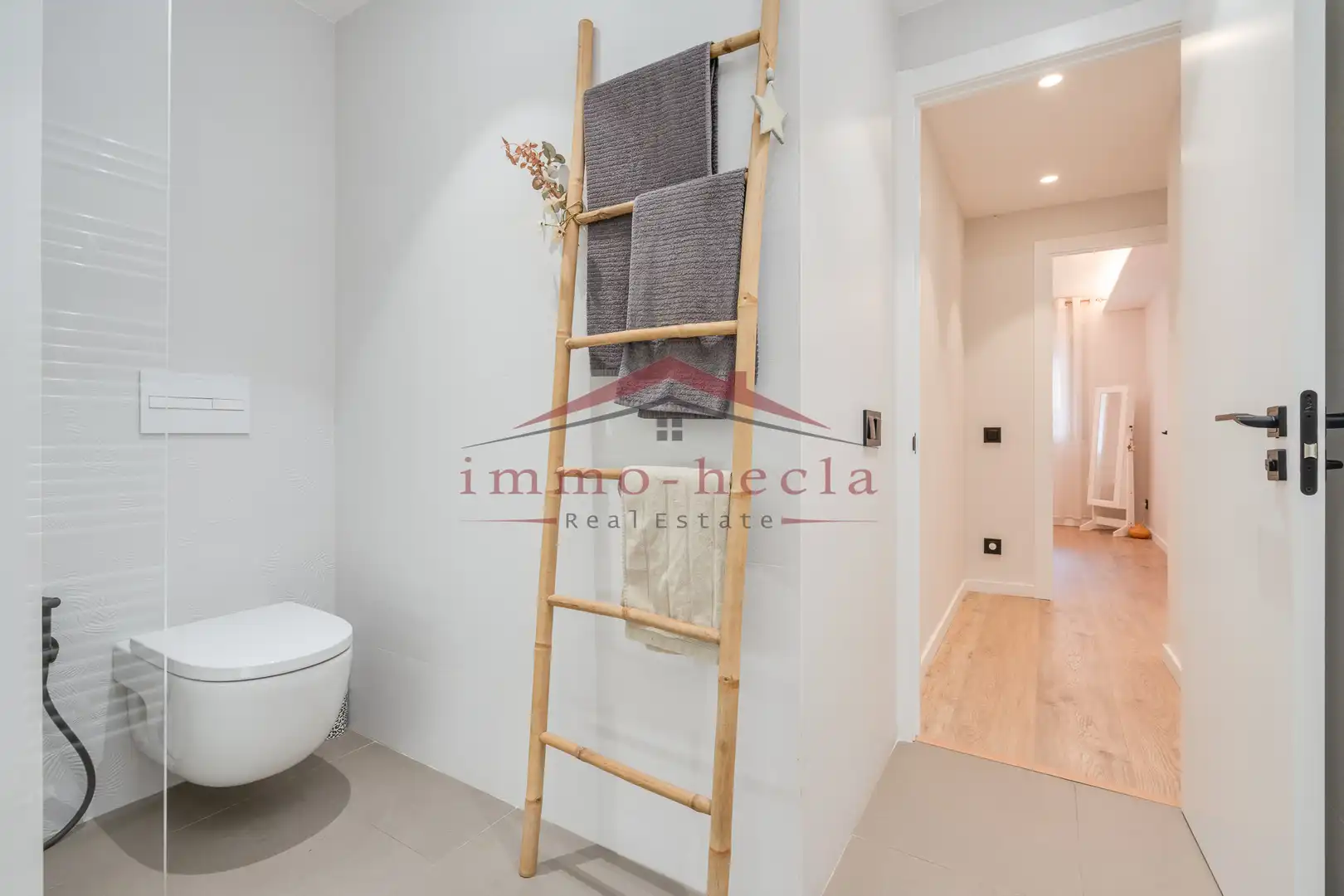 Badezimmer von Wohnung zum Verkauf in Santa Margarida de Montbui mit Heizung und Balkon